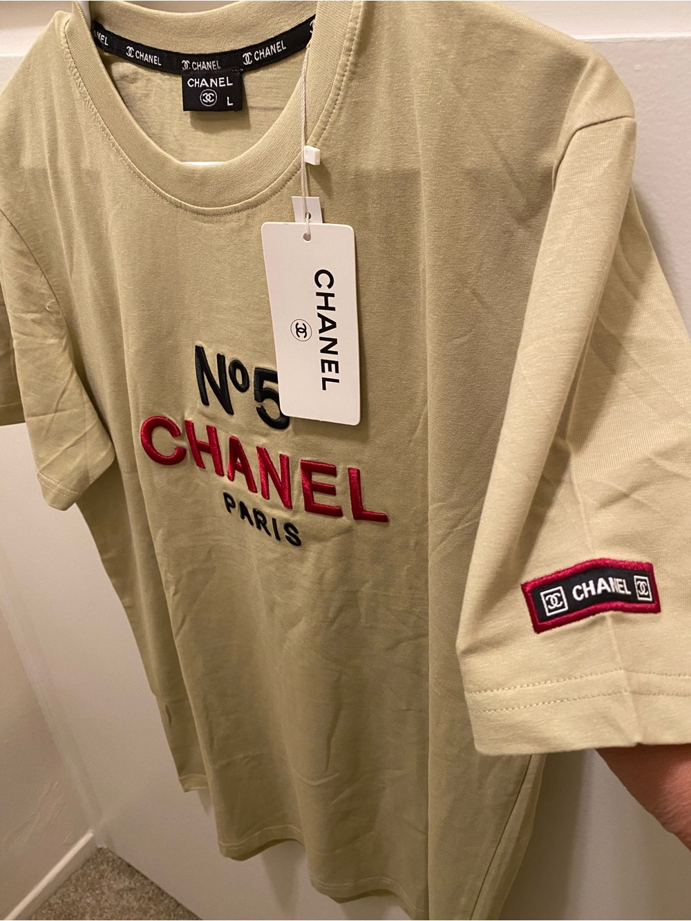 CHANEL No.5 Embroidered Logo Tee - Olive Green with Red & Black Accents - Picture 5 of 8